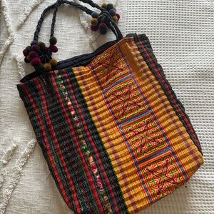 ♥️Gorgeous XL travel tote embroidered from south america